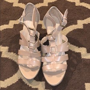Naturalizer n5 comfort strappy tan heels